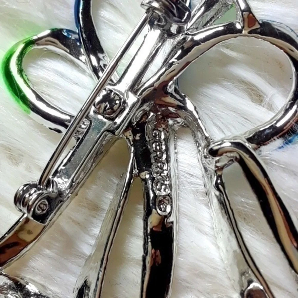 Gerrys Signed Holiday Bell Brooch